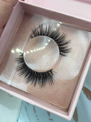 Danielle Lashes